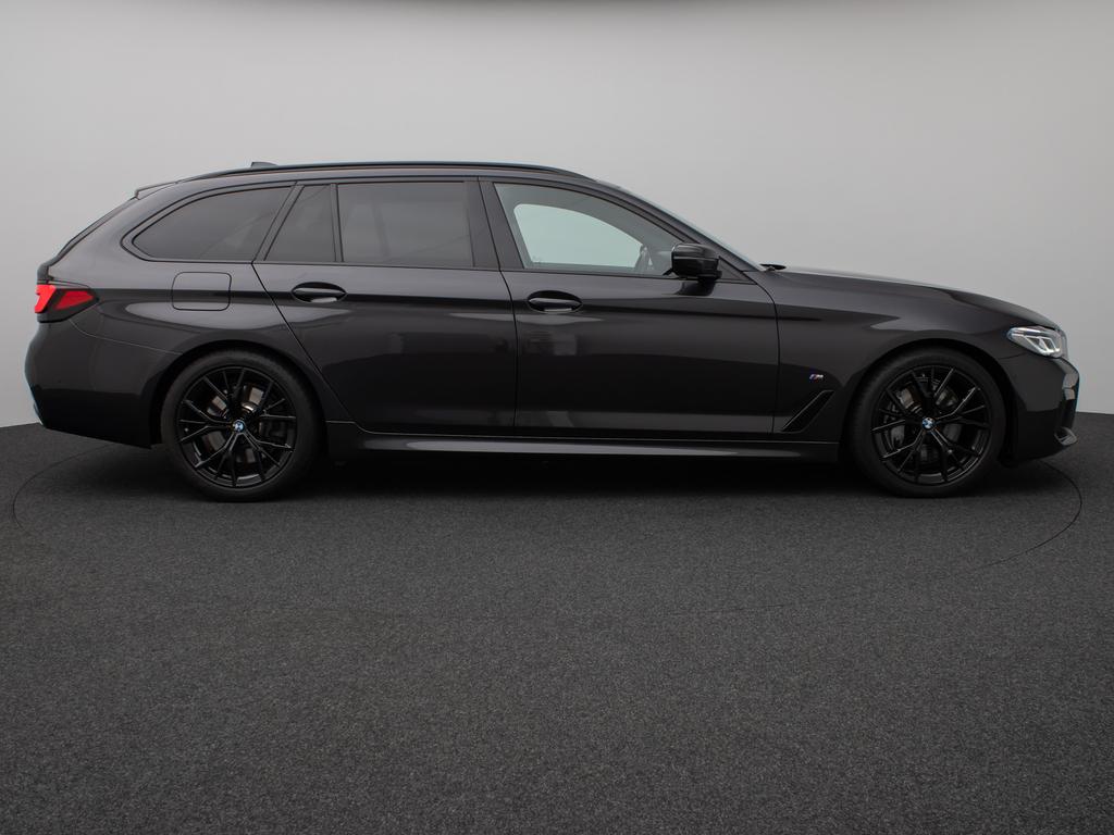 BMW 540 2022