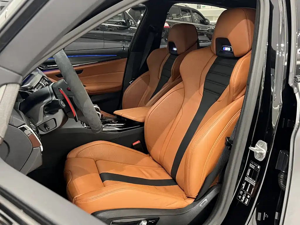 BMW M5 2021