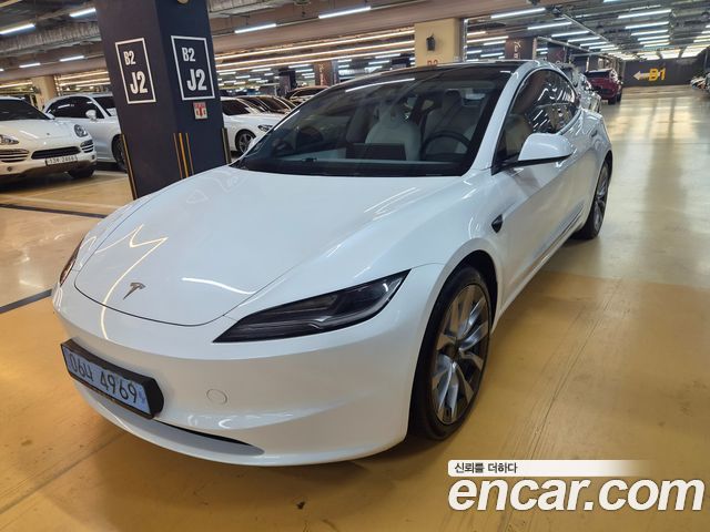 Tesla Model 3 2024