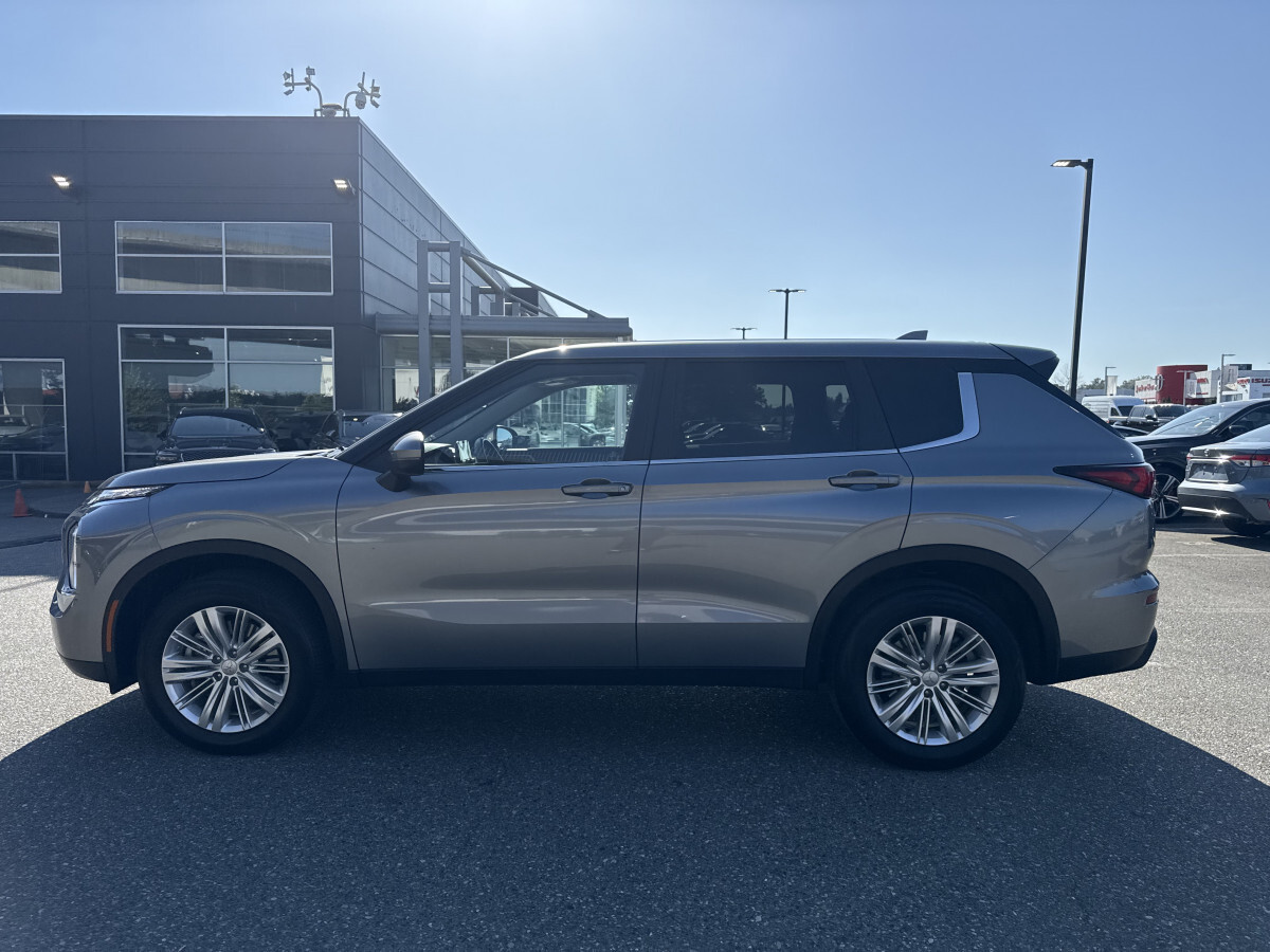 Mitsubishi Outlander 2024