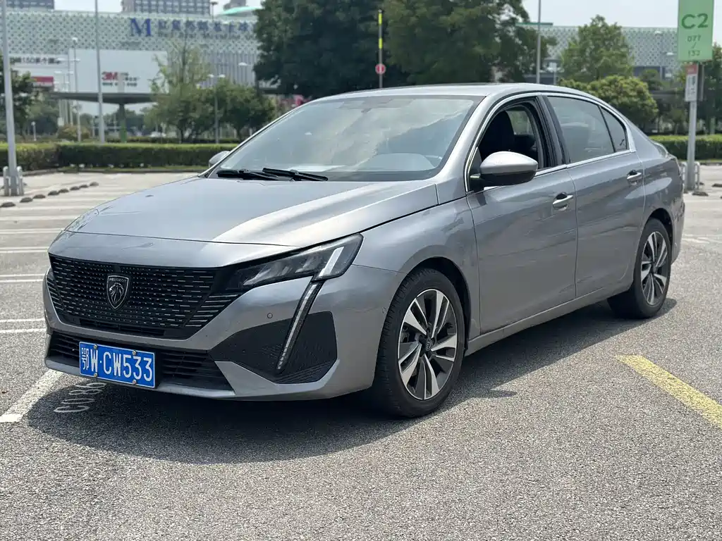 Peugeot 408 2022