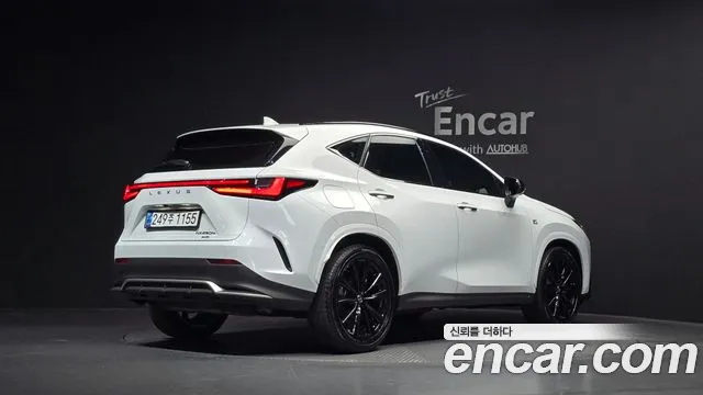 Lexus NX 2024