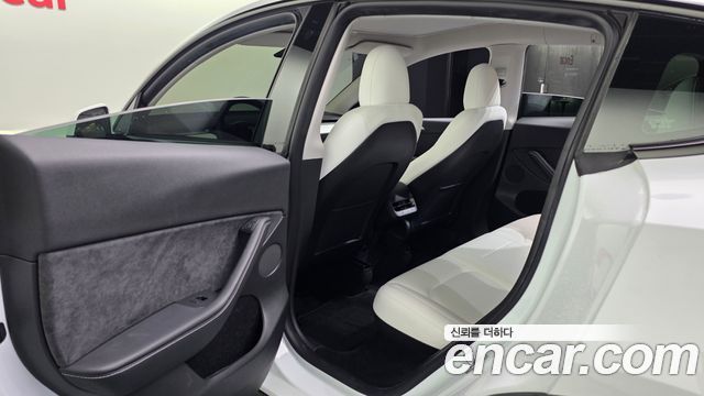Tesla Model Y 2023
