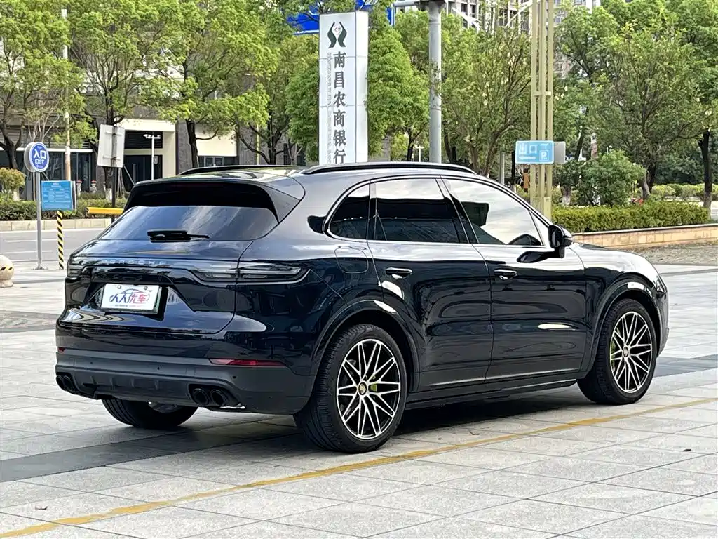 Porsche Cayenne 2023