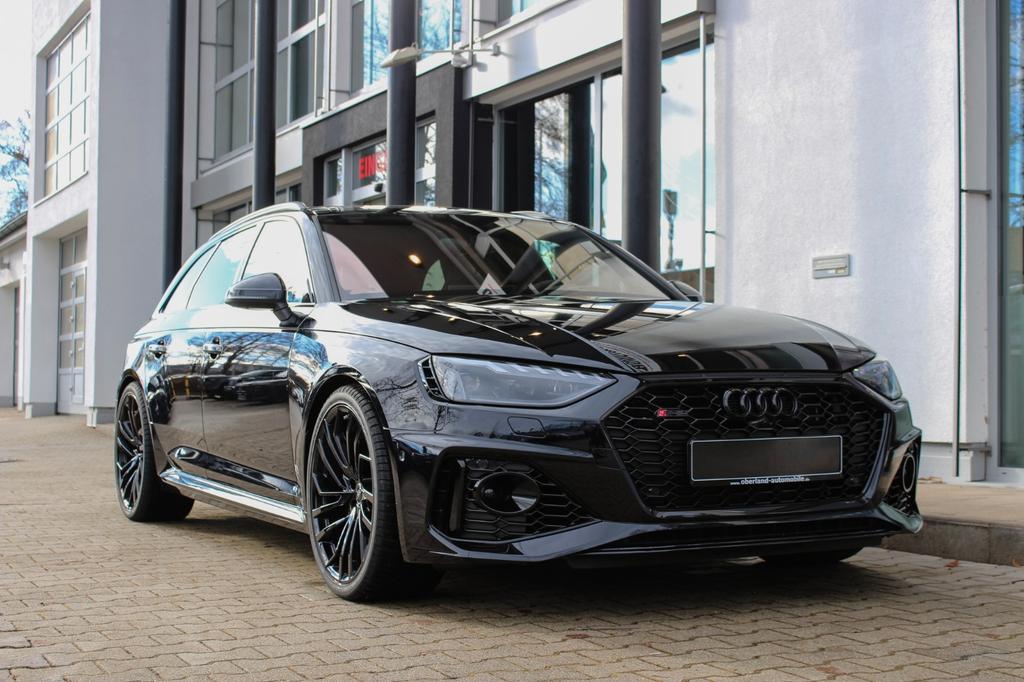 Audi RS4 2023