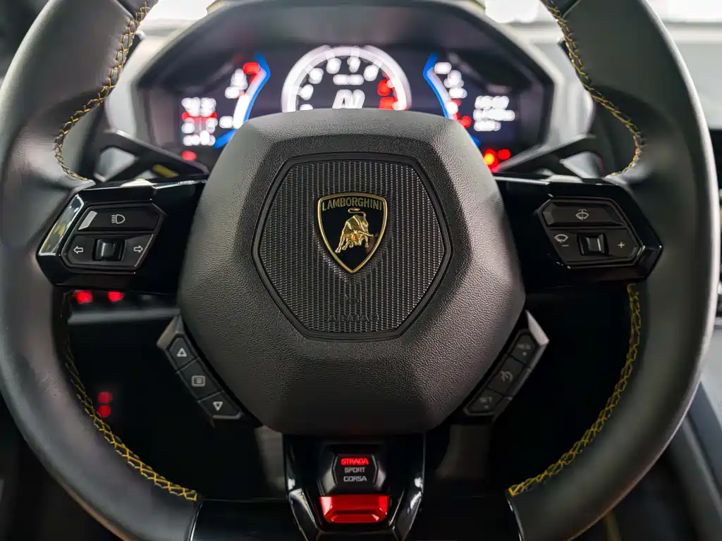 Lamborghini Huracán 2021