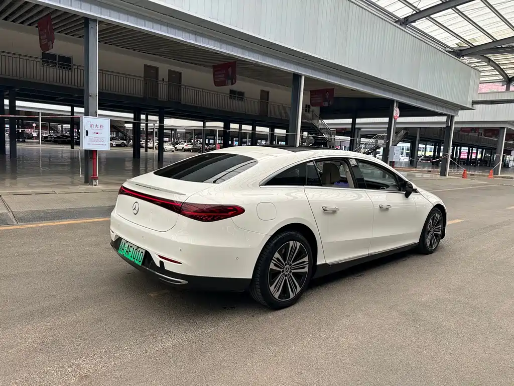 Mercedes-Benz EQS 2023