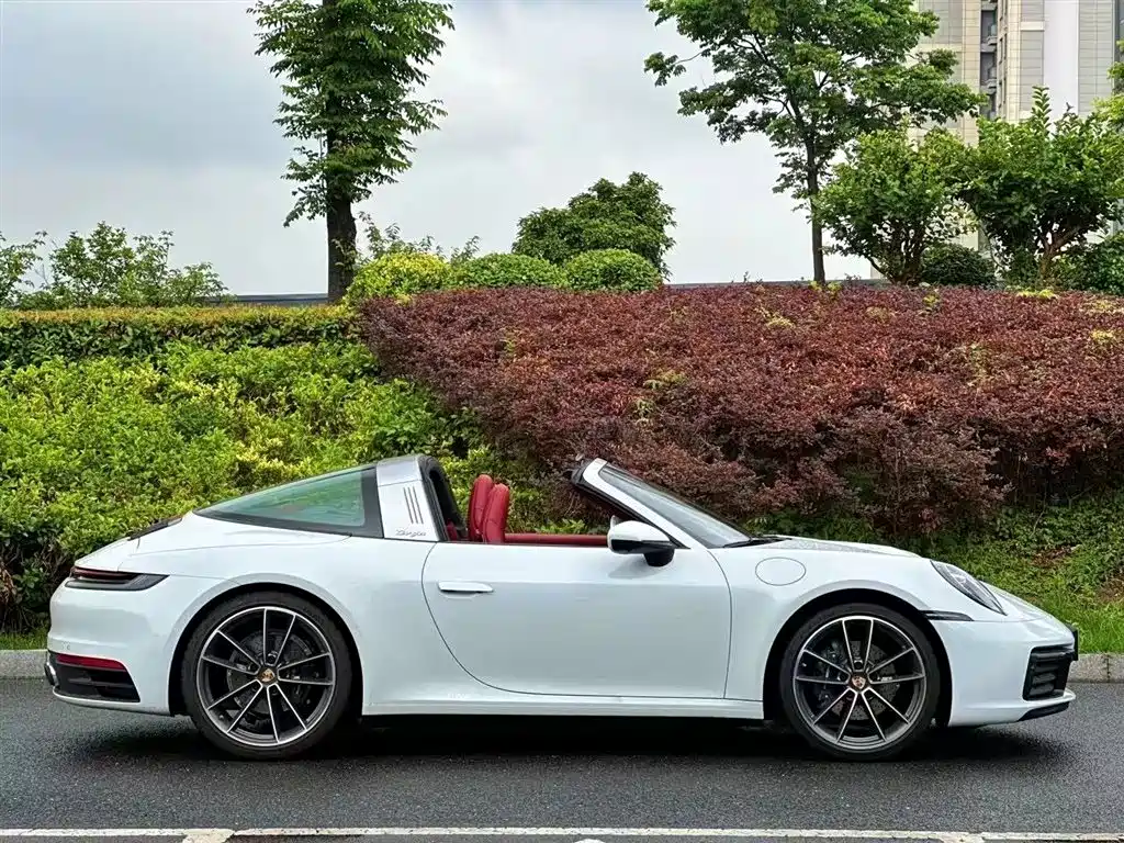 Porsche 911 2021