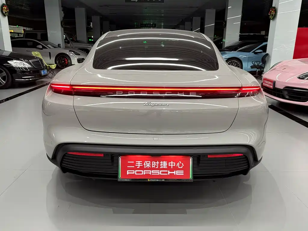 Porsche Taycan 2022
