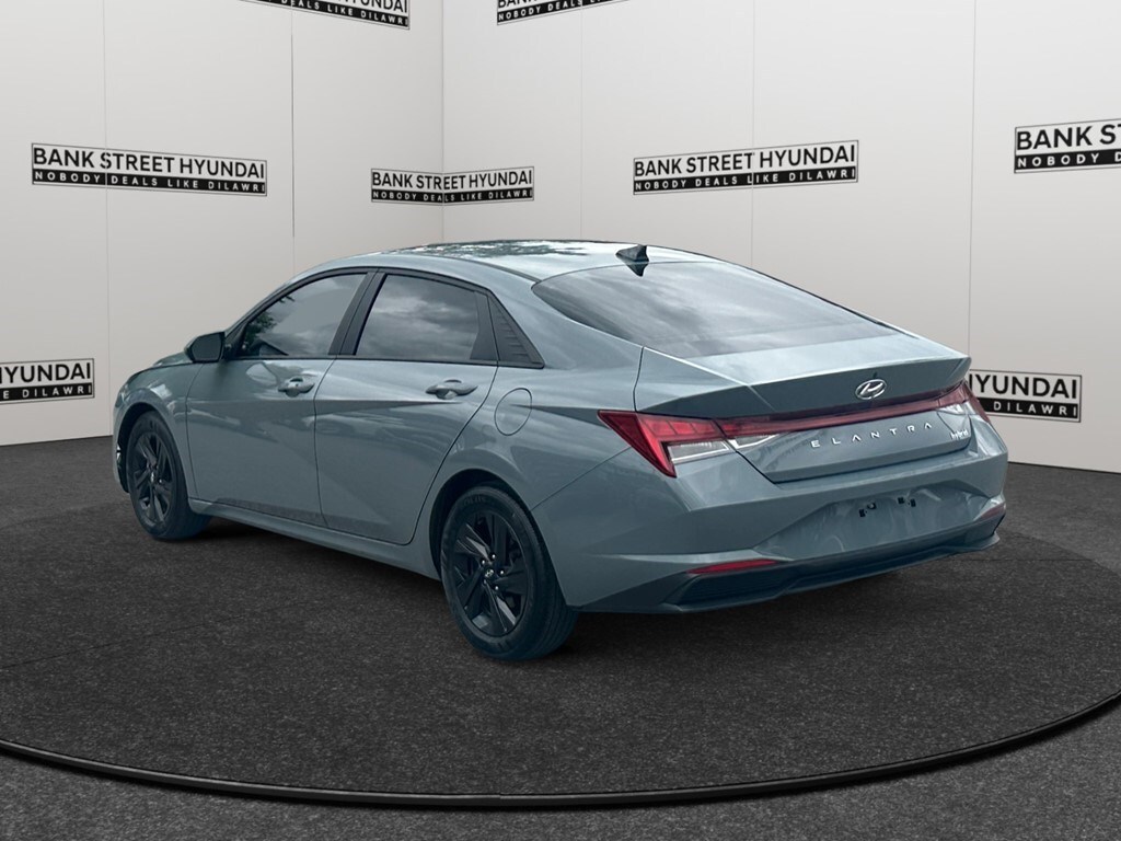 Hyundai Elantra 2022