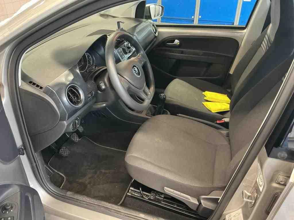 Volkswagen up! 2023