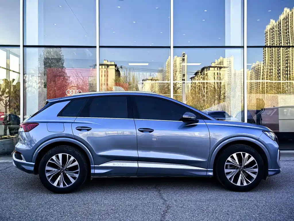Audi Q4 e-tron 2025