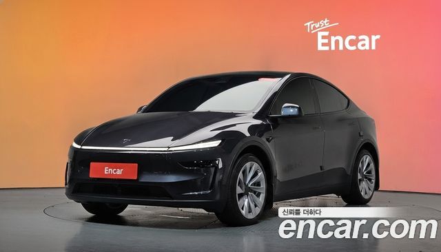 Tesla Model Y 2025