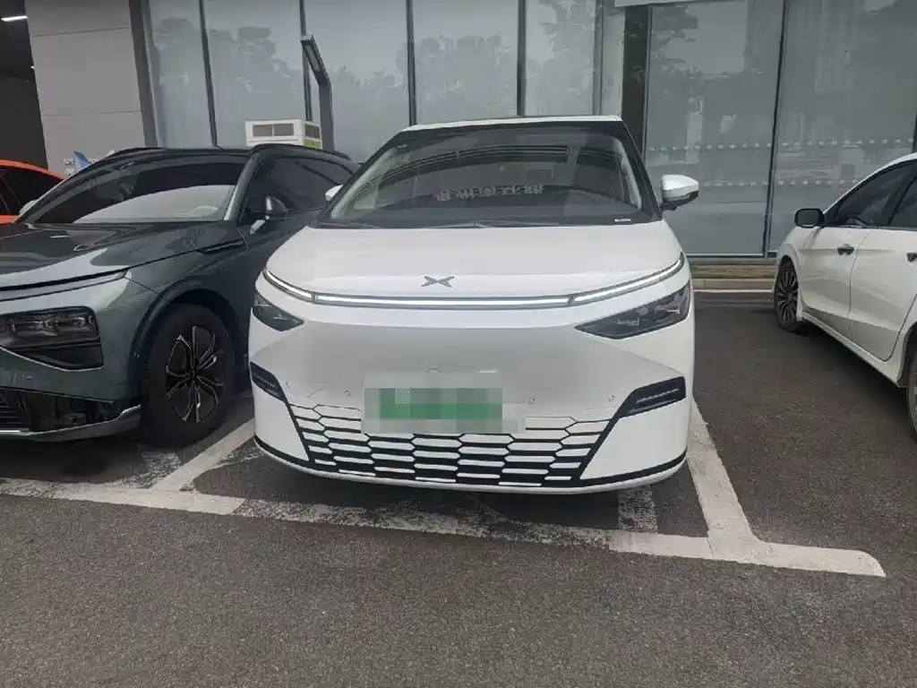 Xpeng X9 2025