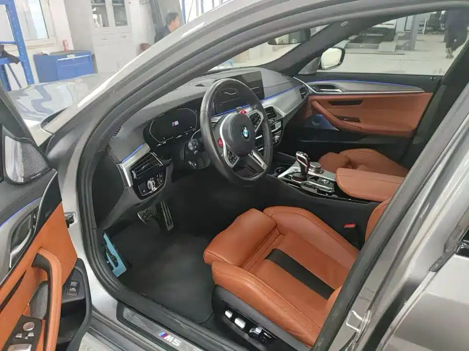 BMW M5 2022