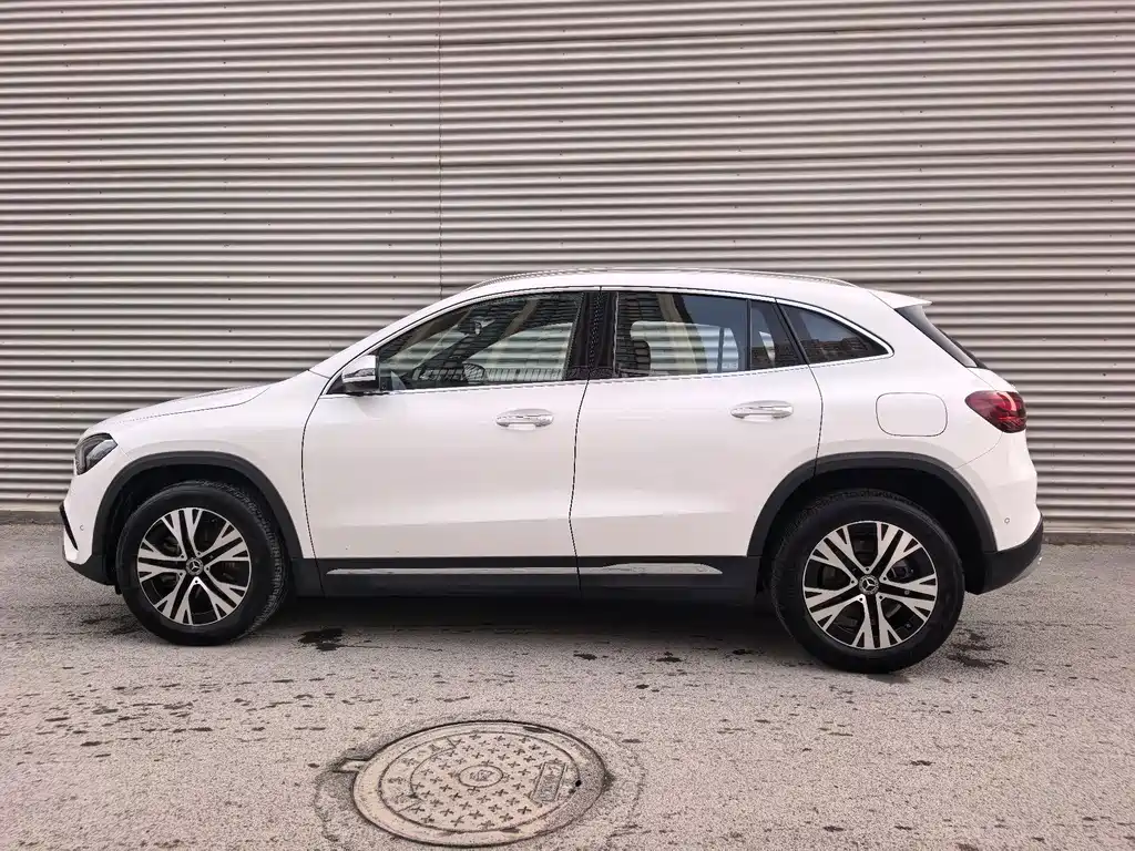 Mercedes-Benz GLA 2024