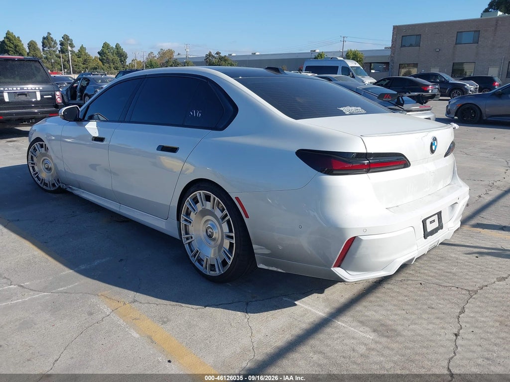 BMW 740 2025