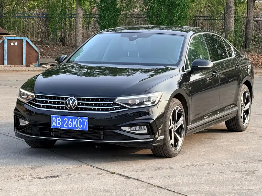 Volkswagen Magotan 2025