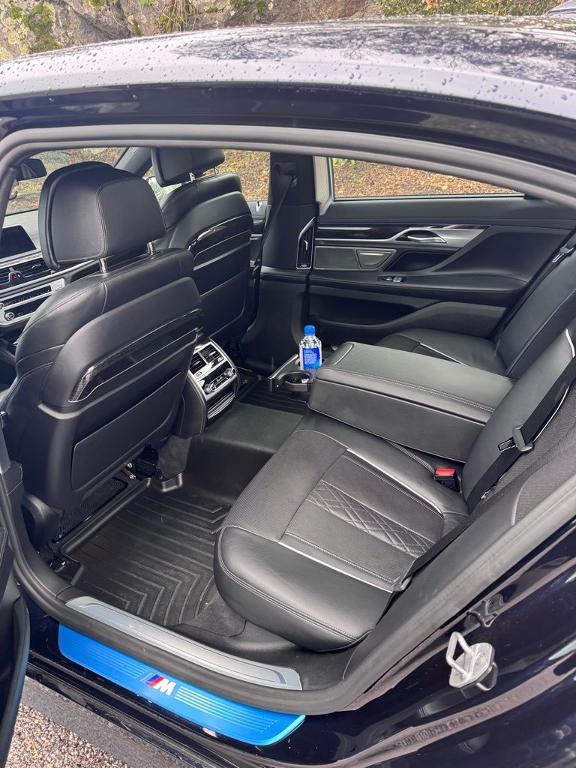 BMW 740 2021