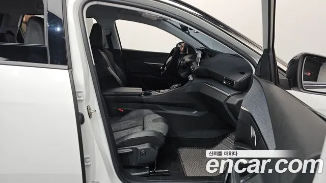 Peugeot 5008 2021