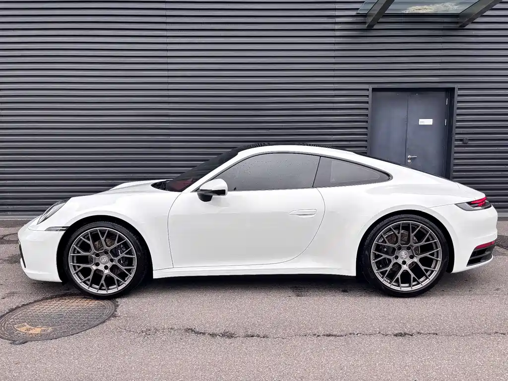 Porsche 911 2025