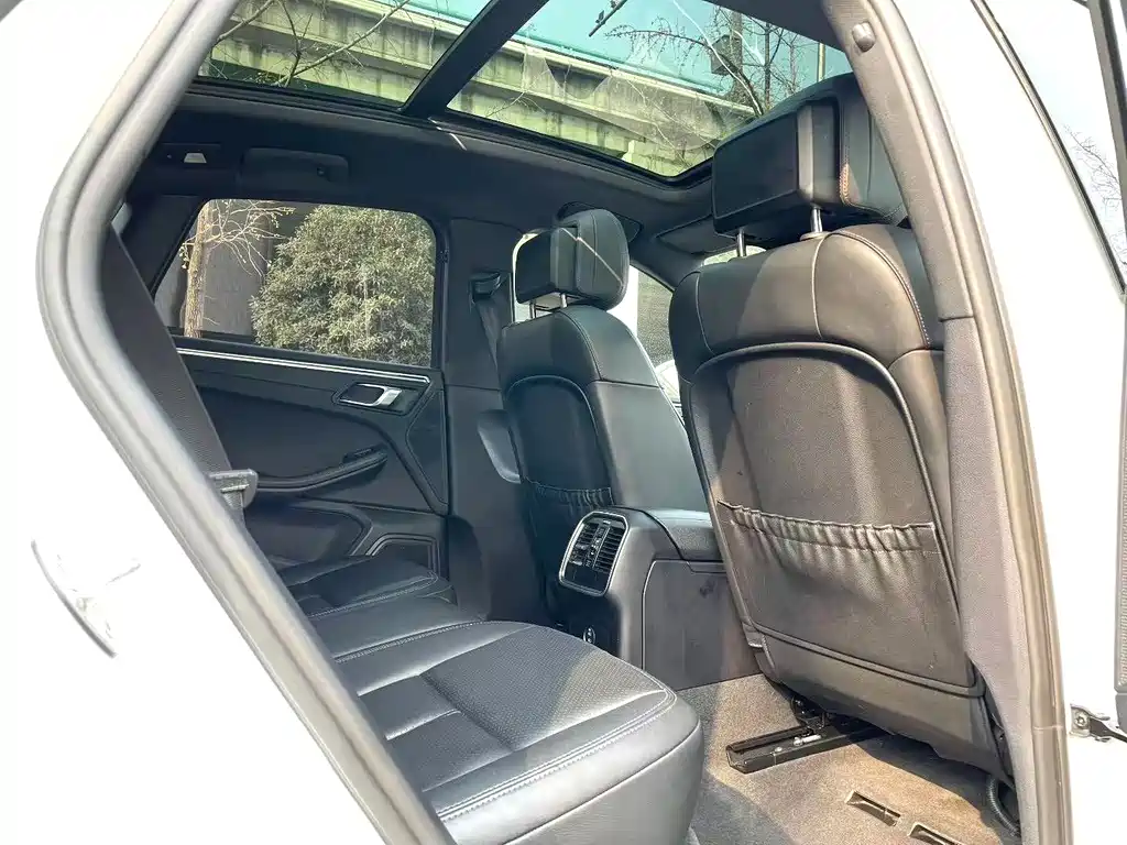 Porsche Macan 2023