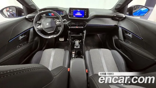 Peugeot 208 2021