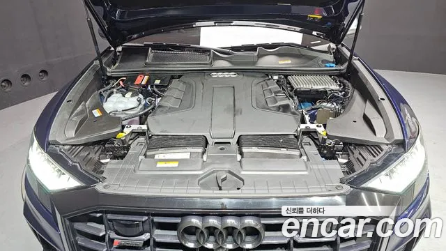 Audi Q8 2021