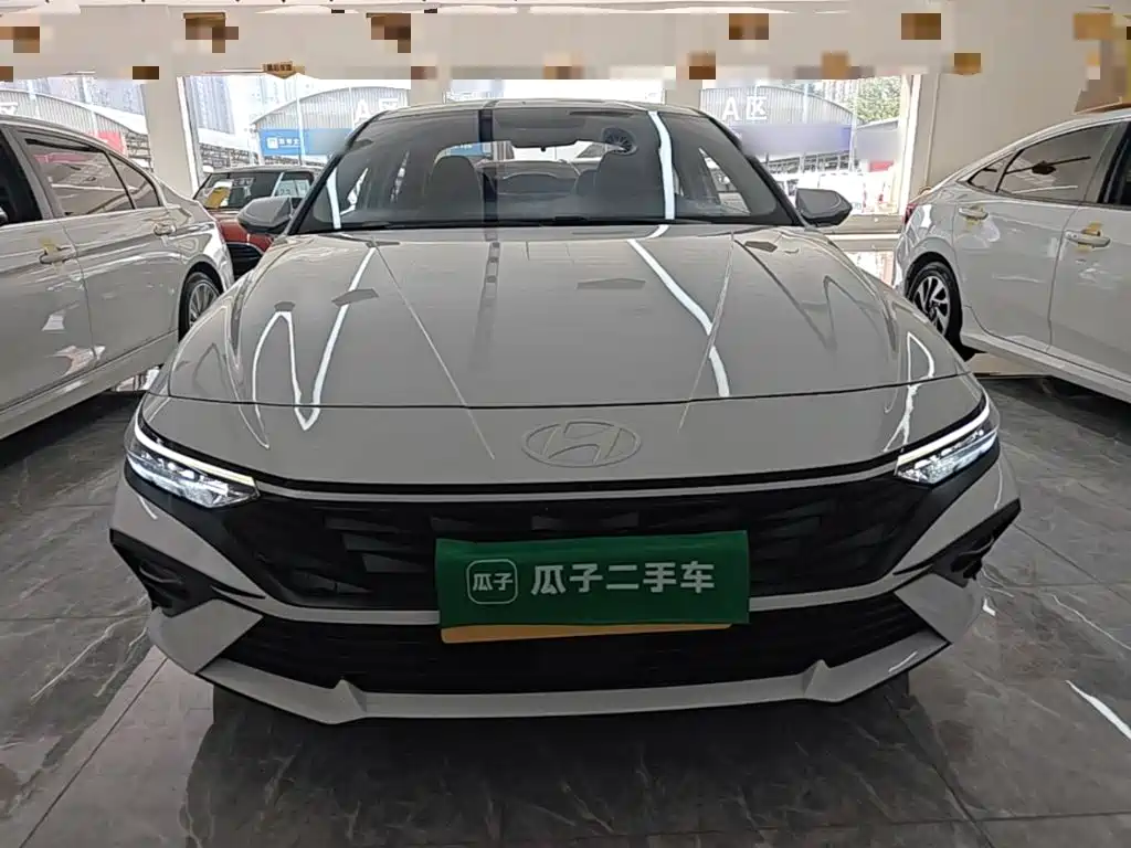 Hyundai Elantra 2023