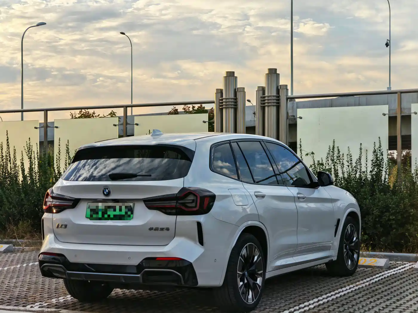 BMW iX3 2023