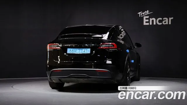 Tesla Model X 2023