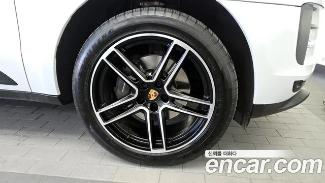 Porsche Macan 2021