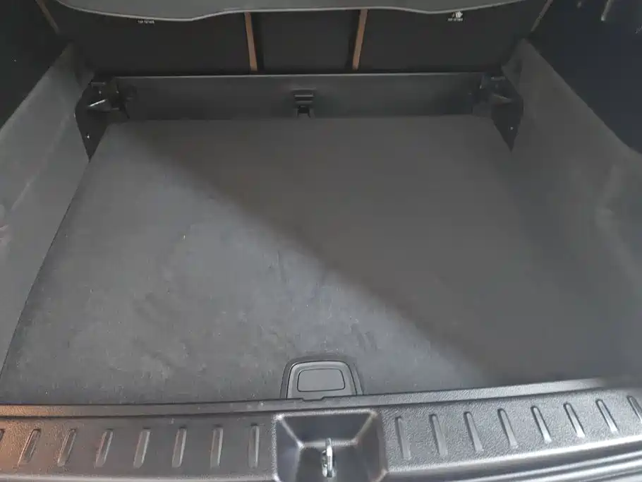 Mercedes-Benz GLB 2025