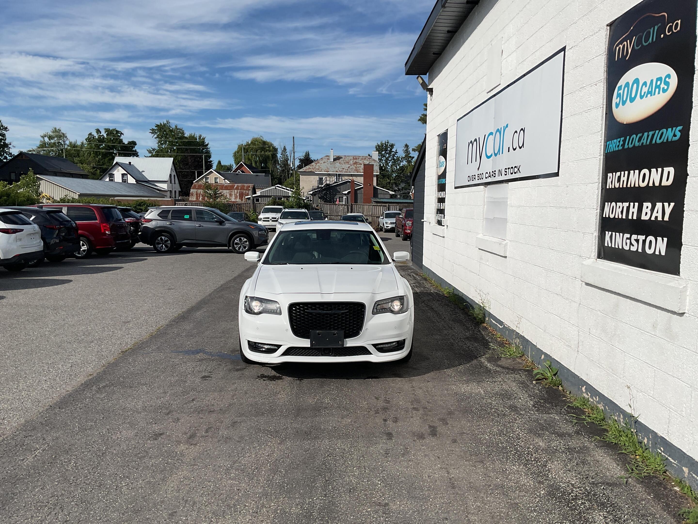 Chrysler 300 2023