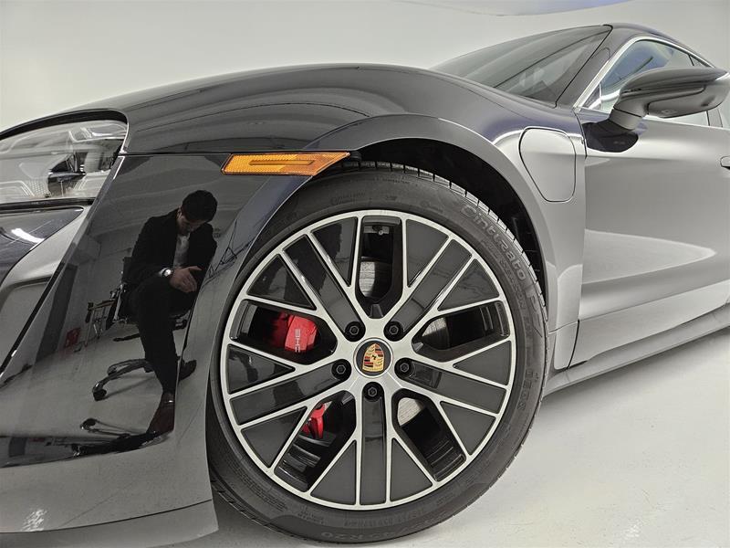 Porsche Taycan 2024