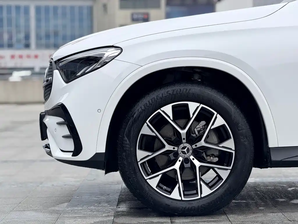 Mercedes-Benz GLC 2023