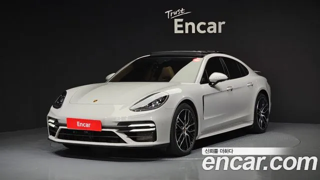 Porsche Panamera 2022