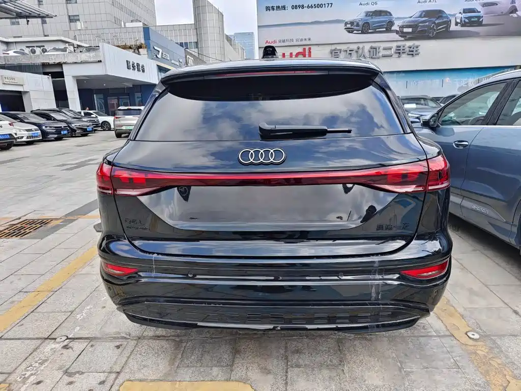 Audi e-tron 2025