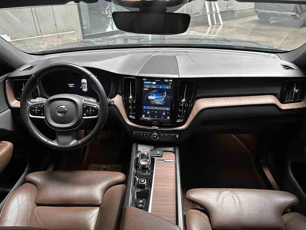 Volvo XC60 2022