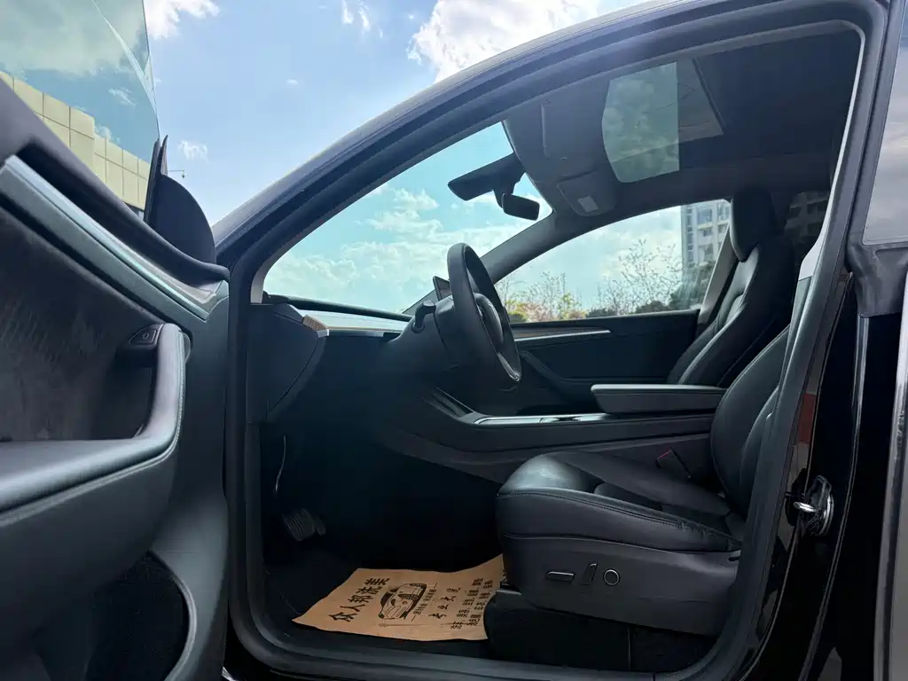 Tesla Model Y 2021