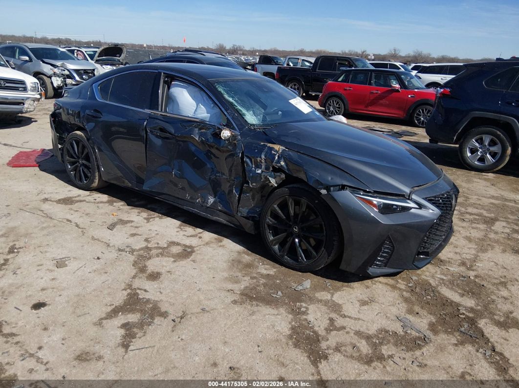 Lexus IS 2021
