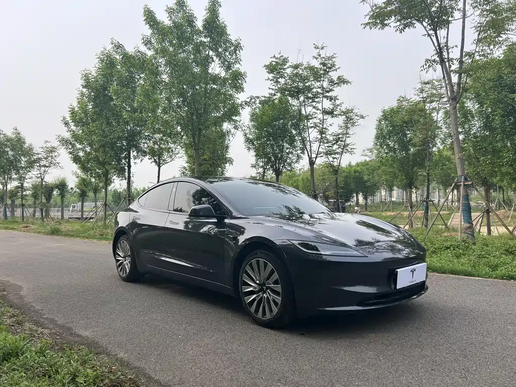 Tesla Model 3 2023