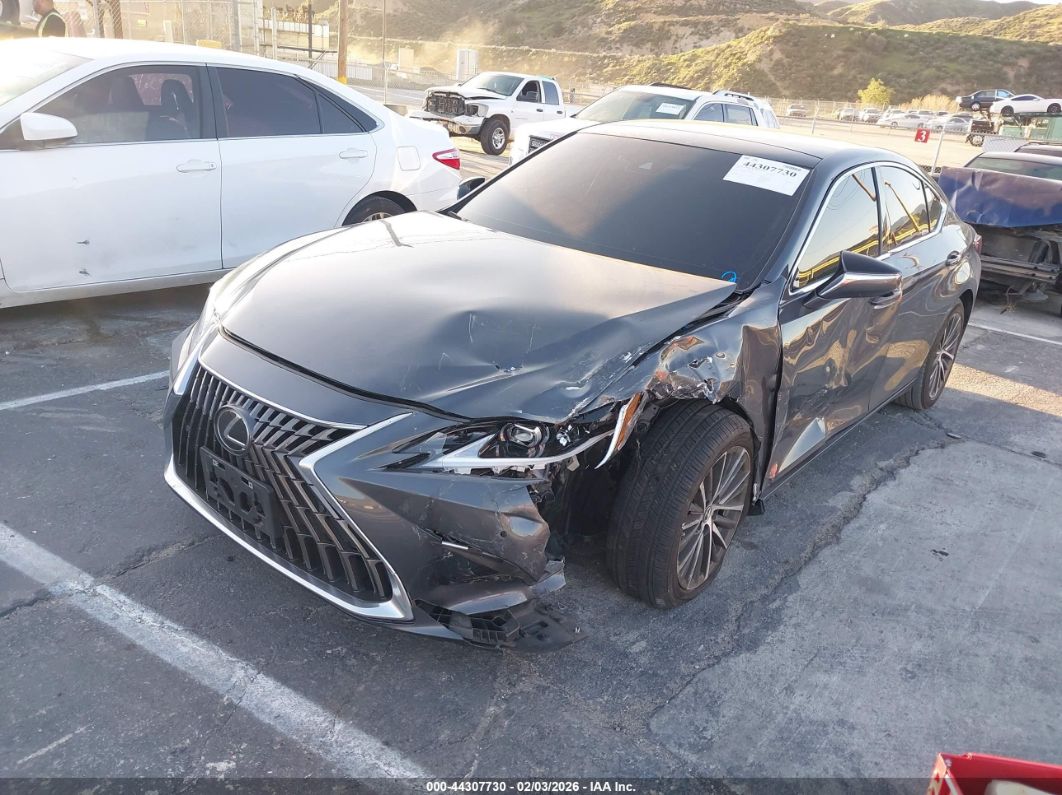 Lexus ES 2025