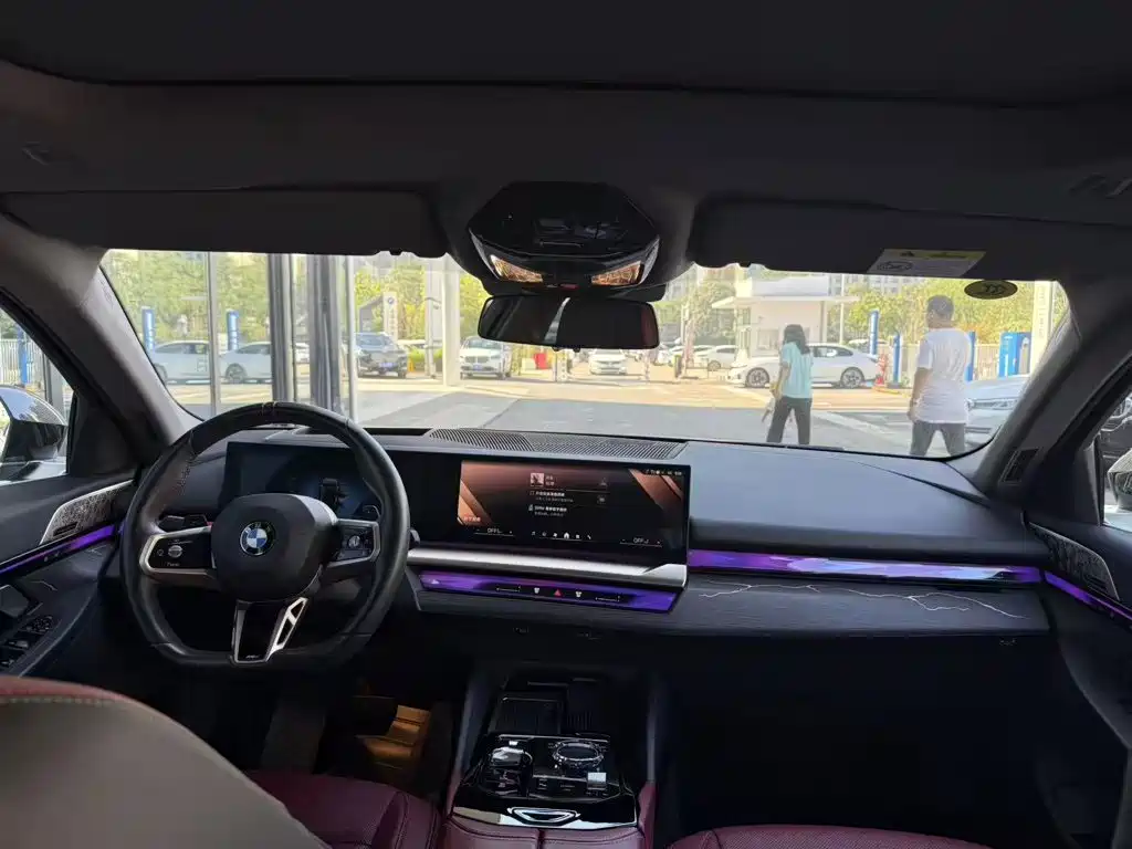 BMW 5 серии 2025