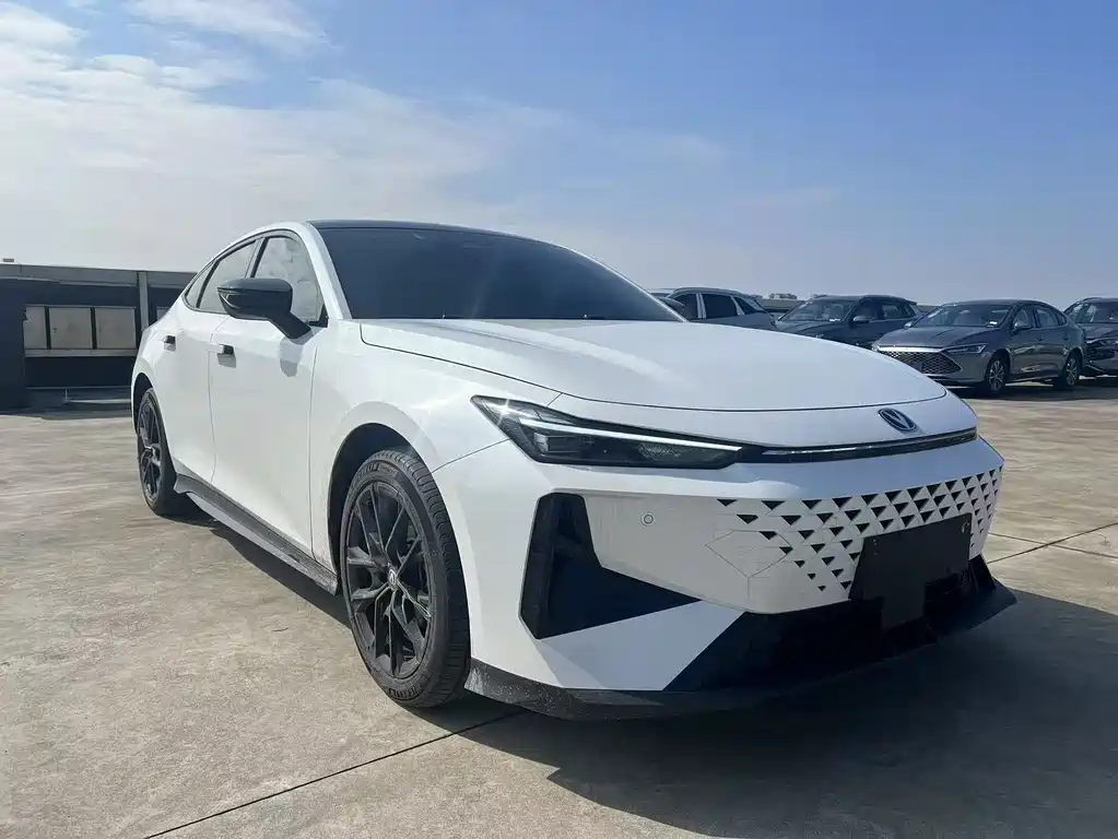 Changan UNI-V 2024