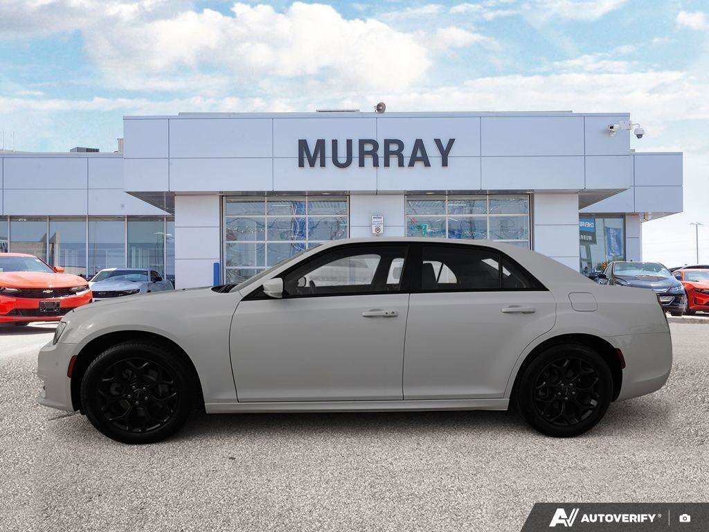 Chrysler 300 2023