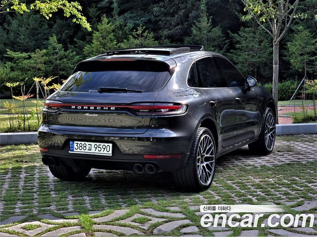 Porsche Macan 2021