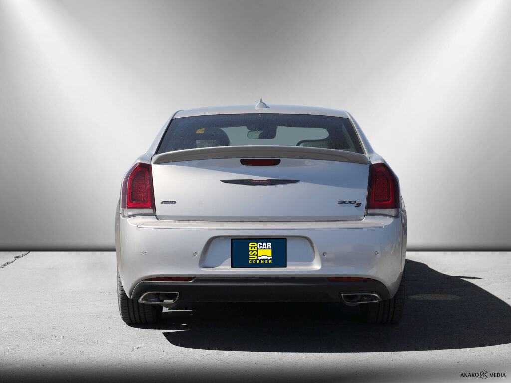 Chrysler 300 2023