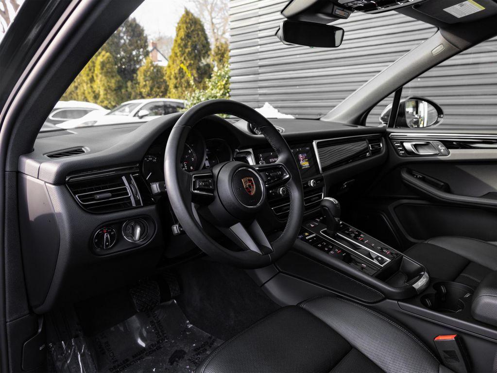 Porsche Macan 2025