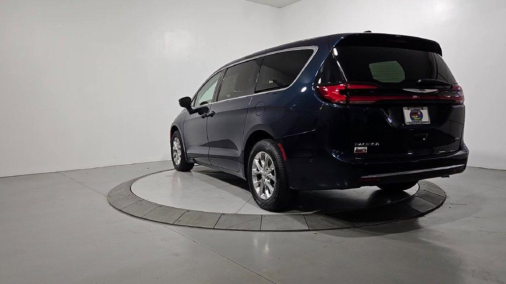 Chrysler Pacifica 2023